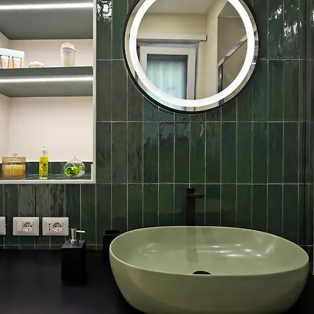 Domus Garden Apartment *